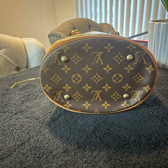 Authentic w’ COA Louis Vuitton Monogram Canvas Mini Bucket Bag (AR1929) - Picture 2 of 16